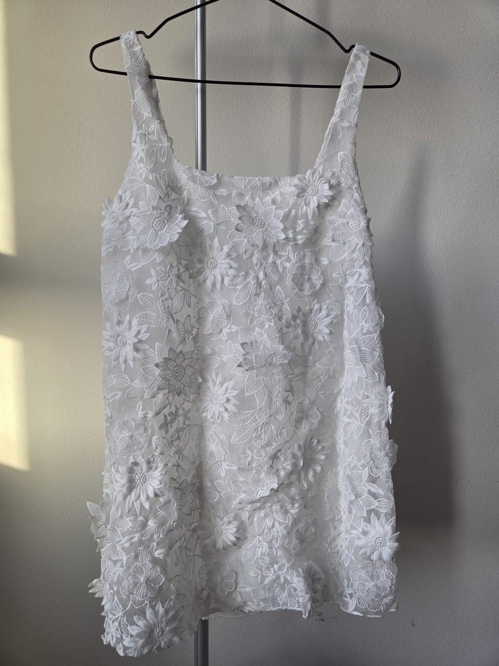 Zara White 3D Floral Applique Mini Dress Size S Romantic Coastal